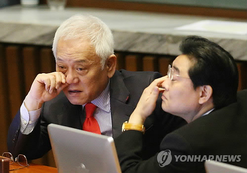 ▲ 친노세력의 대선불복에 의해 연일 삐그덕거리는 민주당을 이끌고 있는 김한길 대표와 전병헌 원내대표. ⓒ연합뉴스