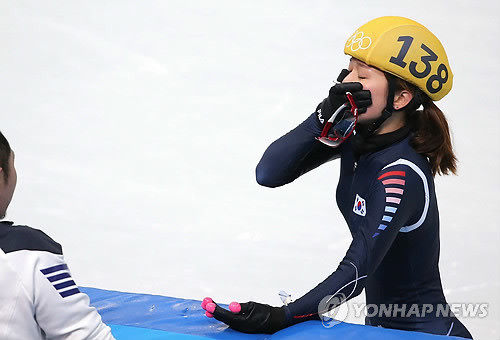 ▲ 눈물을 흘리고 있는 박승희 선수ⓒ연합뉴스