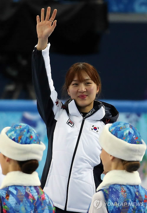 ▲ 부은 눈을 감출수 없는 박승희 선수ⓒ연합뉴스