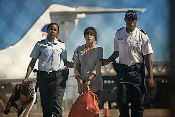 ▲ 영화 '집으로 가는 길' 중 주인공이 마르티니크 섬의 듀코스 교도소로 이감되는 장면.