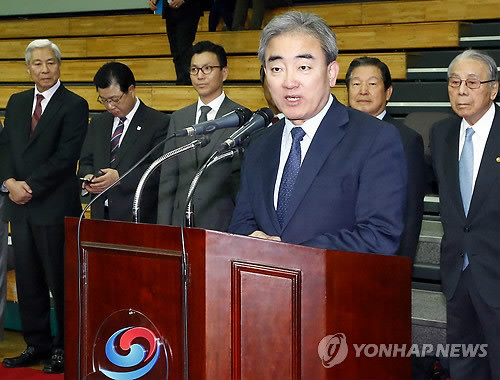 ▲ 빅토르 안 선수 문제를 빙상연맹 등에게만 물을 수 없다고 한 유진룡 문화체육관광부 장관. [사진: 연합뉴스]