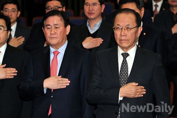 ▲ 새누리당 황우여 대표(오른쪽)와 최경환 원내대표.ⓒ뉴데일리