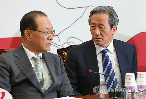 ▲ 황우여 새누리당 대표와 정몽준 의원이 19일 오전 국회에서 열린 최고중진연석회의에서 이야기를 나누고 있다. ⓒ연합뉴스