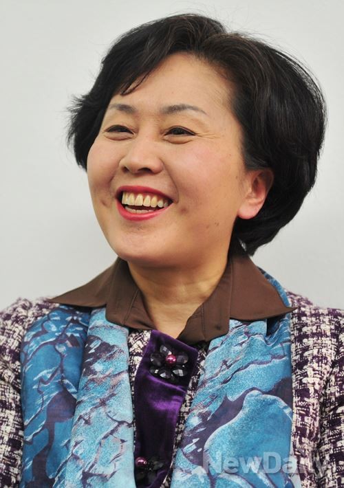 ▲ 6.4 경기도지사 선거에 출마한 김영선 전 한나라당 대표가 뉴데일리와 인터뷰를 갖고 있다. ⓒ이종현 기자