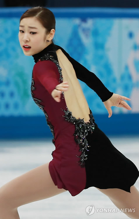 ▲ 제22회 러시아 소치 동계올림픽에 출전한 '피겨 여왕' 김연아가 21일 오전(한국시간) 소치 아이스버그 스케이팅 팰리스에서 열린 여자 피겨스케이팅 싱글 프리 스케이팅 경기에서 '아디오스 노니노' 음악에 맞춰 연기를 하고 있다. ⓒ연합뉴스