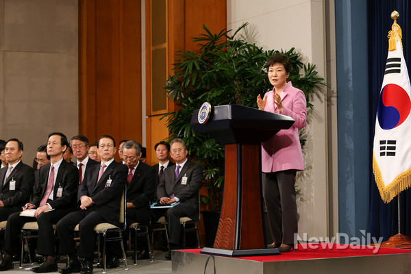 ▲ 지난 1월 6일 청와대에서 신년 기자회견을 하고 있는 박근혜 대통령의 모습. ⓒ 뉴데일리
