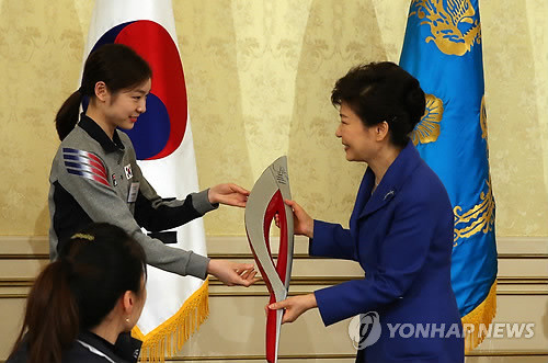 ▲ 김연아 선수(왼쪽)와 박근혜 대통령(오른쪽)ⓒ연합뉴스