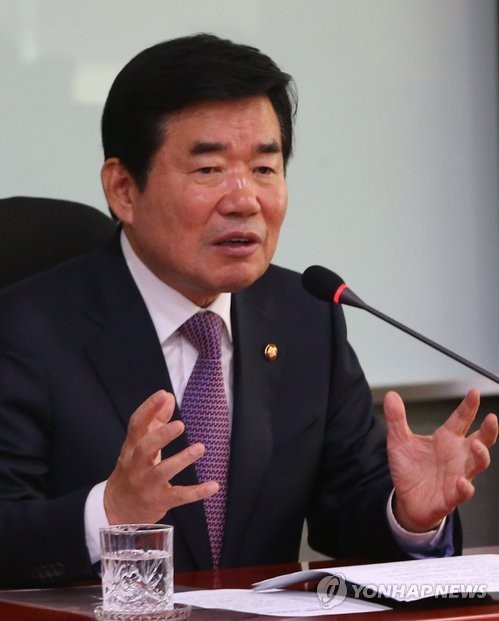 ▲ 김진표 민주당 의원이 6일 오전 국회 의원회관에서 경기지사 선거 관련 기자간담회를 열고 정책 구상을 밝히고 있다. ⓒ연합뉴스