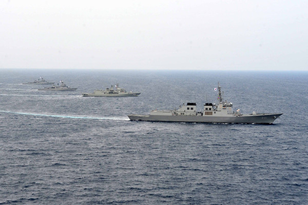 ▲ 북한 장거리로켓 발사 당시, 첫 탐지를 해낸  세종대왕함. ⓒ해군