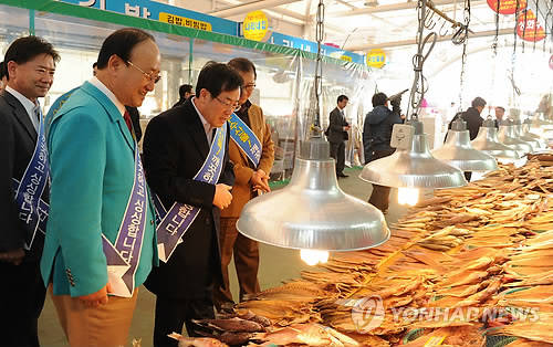 ▲ 앞서 해수부와 식품의약품안전처에서 2월 중 실시한 여수지역 양식수산물과 유통 수산물에 대한 조사 역시 모두 안전한 것으로 나타났다. ⓒ 연합뉴스