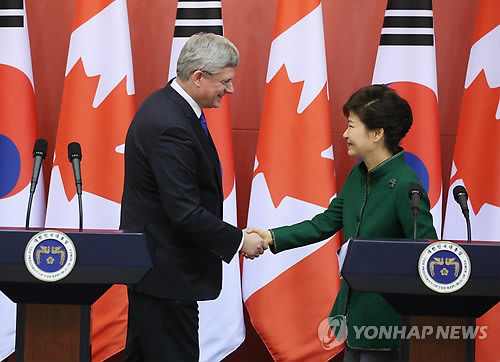 ▲ 박근혜 대통령과 스티븐 하퍼 총리는 11일 한-캐나다 자유무역협정 타결을 환영하는 공동 성명을 발표했다. ⓒ 연합뉴스