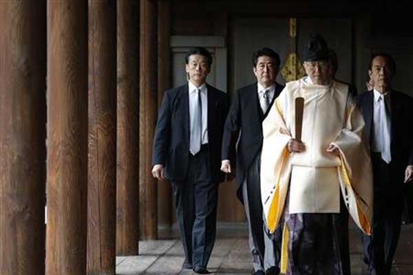 ▲ 2013년 아베 신조 일본 총리가 야스쿠니 신사를 공식참배한 뒤 한일 관계는 급랭됐다.