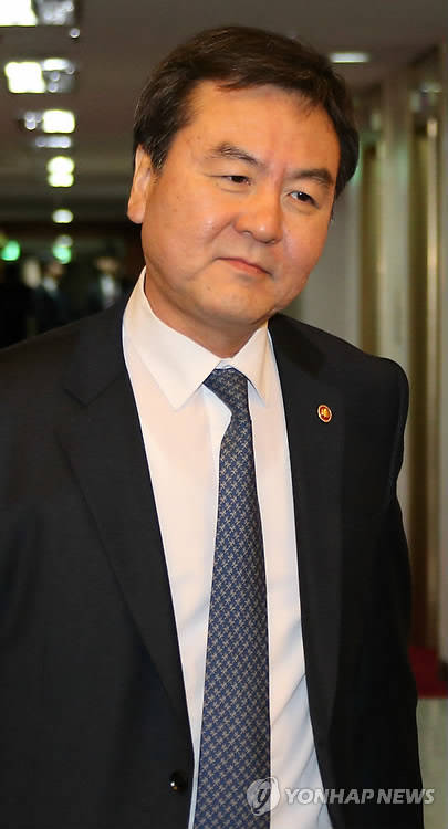 ▲ 신제윤 금융위원장이 FATF 의장·IFRS 이사에 선임됐다. ⓒ 연합뉴스
