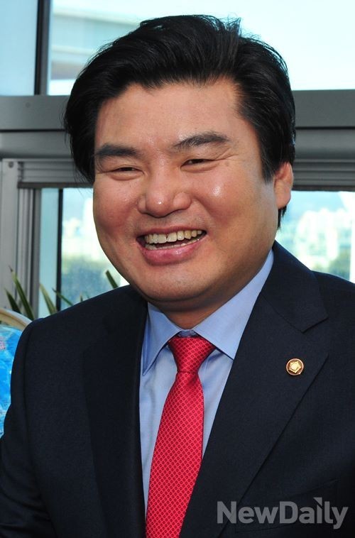 ▲ 경기도지사 선거에 출마한 새누리당 원유철 의원.. ⓒ이종현 기자