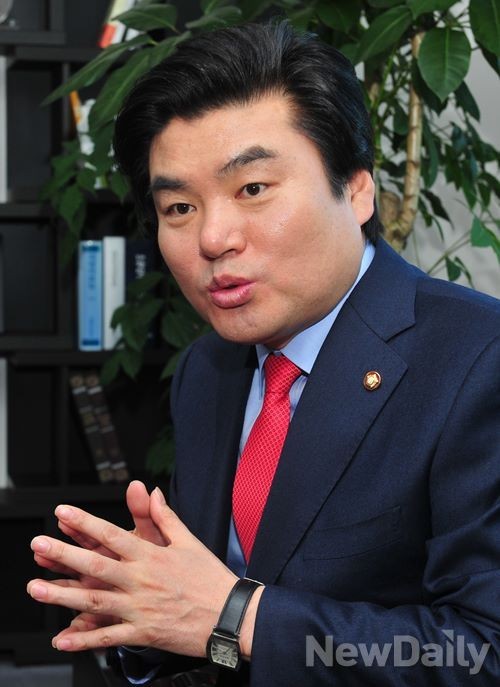▲ 경기도지사 선거에 출마한 새누리당 원유철 의원.ⓒ이종현 기자