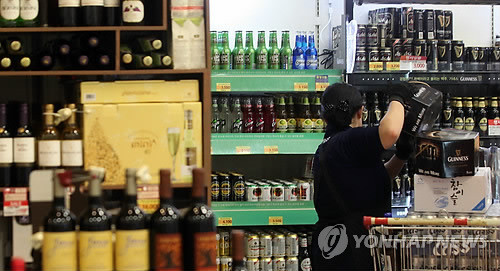 ▲ 서울시내 한 대형마트 주류코너의 모습.ⓒ 연합뉴스