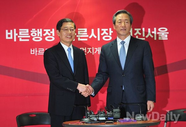 ▲ 오는 6.4 지방선거를 앞두고 새누리당 서울시장 후보로 나선 예비 후보들 간의 선거전 [인사] 영입이 치열해 지고 있다. 왼쪽부터 김황식 전 총리, 정몽준 의원. ⓒ 뉴데일리