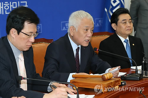 ▲ 김한길 민주당 대표가 25일 오전 서울 여의도 국회에서 열린 마지막 최고위원회의에서 모두발언을 하고 있다. ⓒ연합뉴스