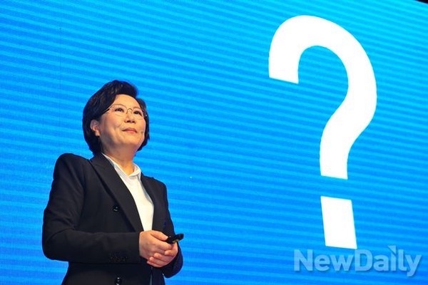 ▲ 이혜훈 새누리당 최고위원이 지난 11일 서울 용산구 백범기념관에서 [살맛나는 서울을 위해서는 결국은 경제]라는 슬로건을 걸고 6.4 지방선거 서울시장 출마를 공식 선언하고 있다. ⓒ이종현 기자