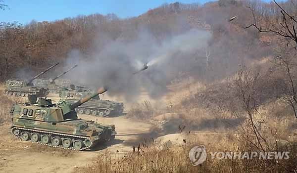 ▲ 연평도에서 사격 훈련 중인 해병대 K-9 자주포. ⓒ연합뉴스. 무단전재 및 재배포 금지.