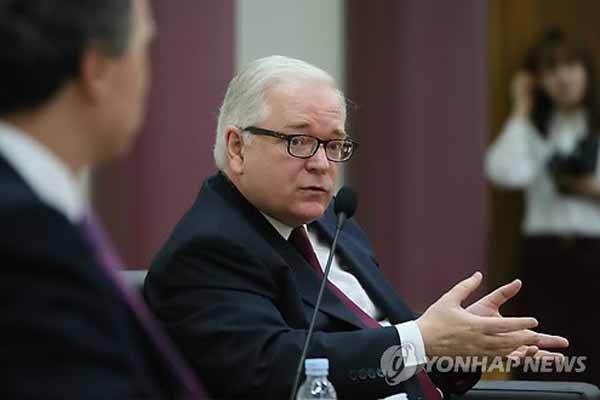 ▲ 마이크 기퍼드 북한주재 영국대사가 1일 국회에서 열린 포럼에서 발언하고 있다. ⓒ연합뉴스. 무단전재 및 재배포 금지.