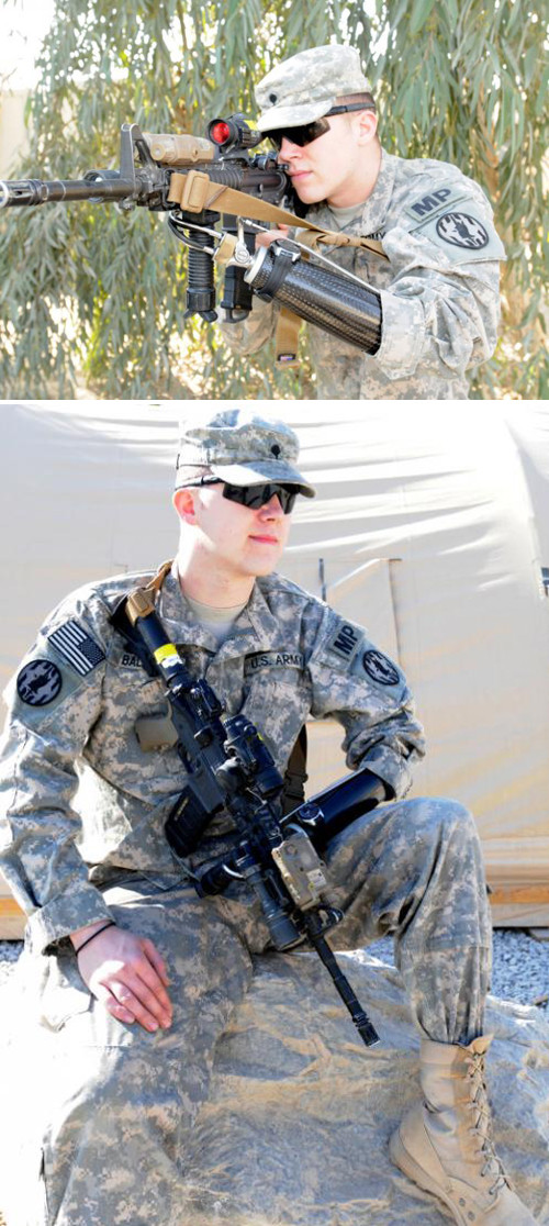 ▲ 의수를 한 채 美육군 제202헌병 중대에서 복무 중인 벤 C. 발라드(Spc. Ben C. Ballard) 상병의 모습.