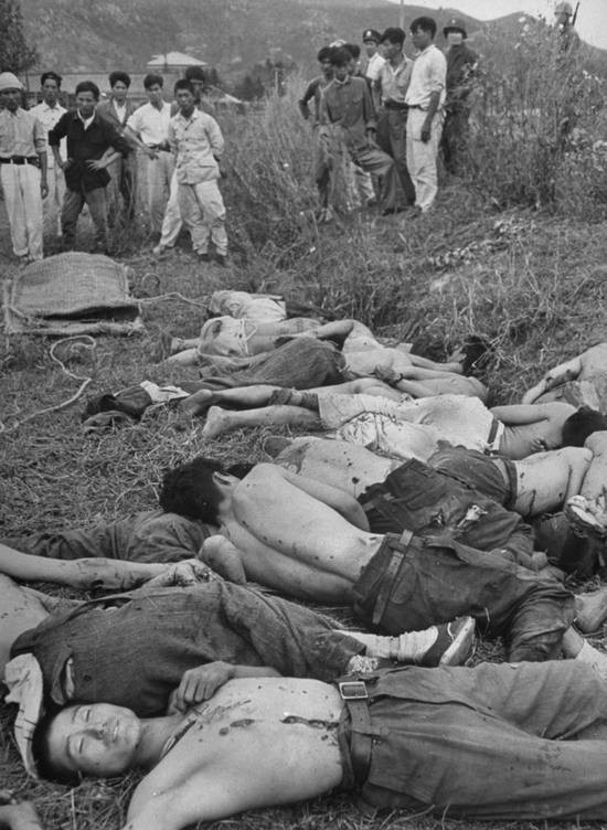 ▲ 여수 순천 반란사건때 남로당 반란군에 학살당한 양민들.