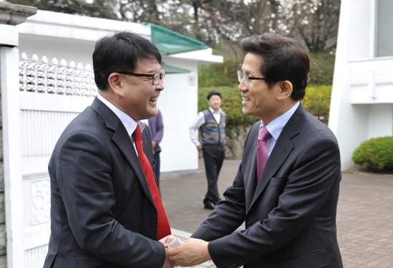 (왼쪽부터) 남경필 의원과 김문수 지사 ⓒ 조전혁 후보 측 제공