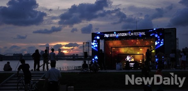 ▲ 서울시민영화제가 열리던 세빛둥둥섬 ⓒ 뉴데일리 이미화 기자