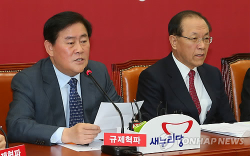 ▲ 최경환 새누리당 원내대표가 7일 오전 국회에서 열린 최고위원회의에서 새정치민주연합이 박근혜 대통령에게 기초공천 문제에 대한 답변을 요구하는 데 대해 