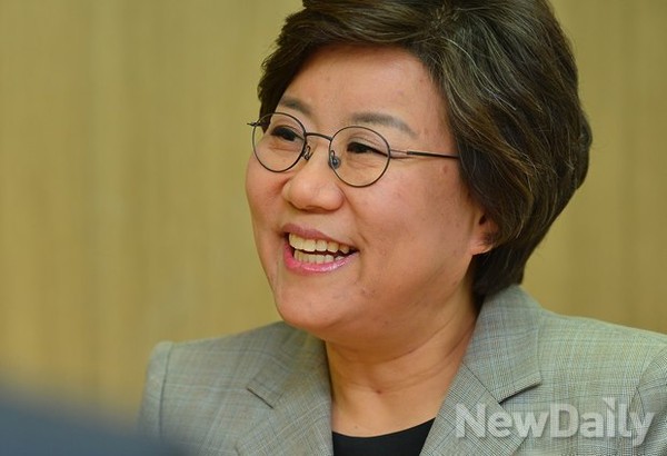 ▲ 뉴데일리와 인터뷰를 나누고 있는 이혜훈 새누리당 서울시장 예비후보.