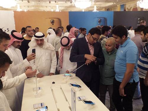 ▲ 사우디아라비아 제다에서 열린 갤럭시S5 현지행사에 많은 인파가 몰렸다. ⓒ 삼성전자 제공