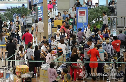 ▲ 붐비는 인천공항 ⓒ 연합뉴스