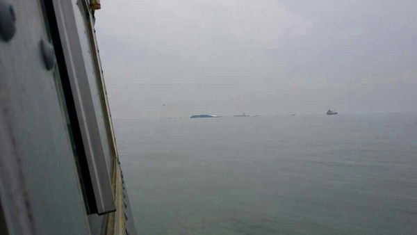 ▲ 해군 링스 헬기에서 본 여객선 침몰현장.ⓒ해군