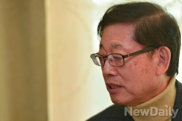 ▲ 새누리당 서울시장 경선후보인 김황식 전 총리가 16일 전남 진도 여객선 사고 현장을 방문한다. ⓒ 정상윤 기자