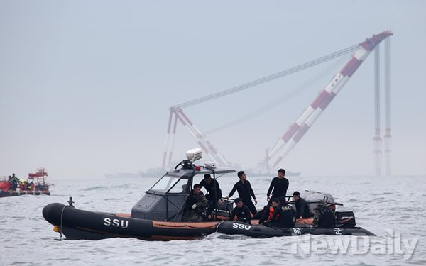 ▲ 엘리베이터 형태의 미해군 다이빙 벨. ⓒ위키디피아