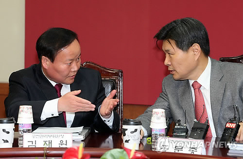 ▲ 홍문종 새누리당 공천관리위원장(오른쪽)과 김재원 부위원장.ⓒ연합뉴스