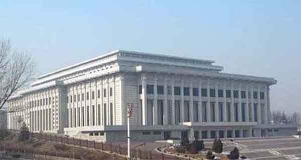 ▲ 최근 화재가 일어나 큰 피해를 입은 평양 모란봉 구역 4.25문화회관. [사진: 북한 방송화면 캡쳐]