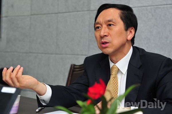 ▲ 뉴데일리와 인터뷰를 갖고 있는 새누리당 김기현 울산시장 후보. ⓒ이종현 기자