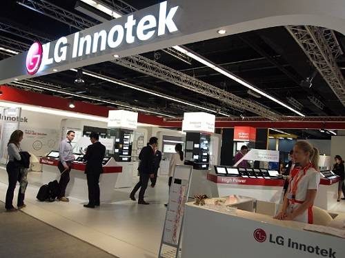 ▲ LG이노텍은 지난 4일(현지시간)까지 독일 프랑크푸르트에서 열린 '조명 및 건축 박람회 2014'에 참가해 LED조명 핵심 부품을 전시했다. ⓒLG이노텍 제공