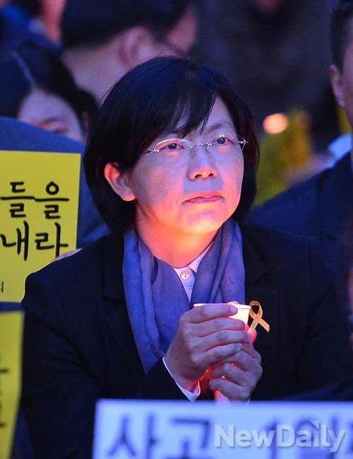 ▲ 촛불집회에 참석한 이정희 의원 ⓒ 정상윤