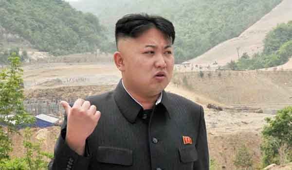▲ "남조선 언론이 내 밑에 있었으면, 그냥…." 마식령 스키장 건설 당시 현장을 찾은 김정은. [사진: 조선중앙방송 보도화면 캡쳐]