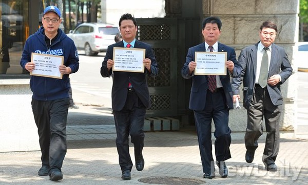 ▲ 알피잠수기술공사 이종인 대표(왼쪽), 손석희 JTBC 보도본부 사장 2014-04-18 ⓒ JTBC 화면캡쳐