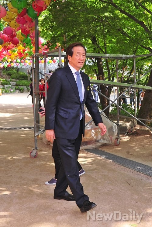 ▲ 정몽준 새누리 서울시장 후보가 부처님 오신날을 하루 앞둔 지난 5일 오후 서울시 성북구에 위치한 길상사를 방문했다.ⓒ이미화 기자