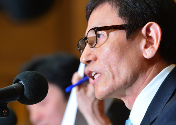 ▲ 세월호 관련 발언 논란의 책임을 지고 사의를 표명한 김시곤 KBS 보도국장. 김시곤 국장은 이날“언론노조 측이 전체 내용을 거두절미하고 반론 또한 싣지 않은 채 성명서를 냈다”고 해명했다. ⓒ정상윤 기자