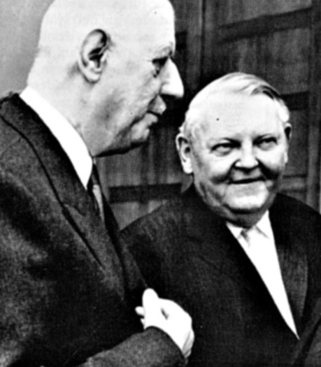 ▲ 프랑스 드골과 손잡은 서독의 아데나워(오른쪽).