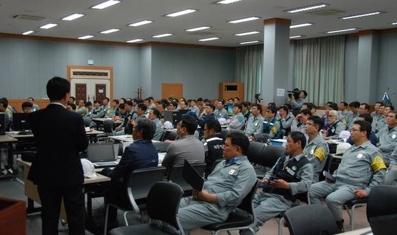 ▲ 고용부 안전보건 특별감독결과 강평회가 현대중공업 울산조선소 내에서 열리고 있는 모습 ⓒ현대중공업 노동조합