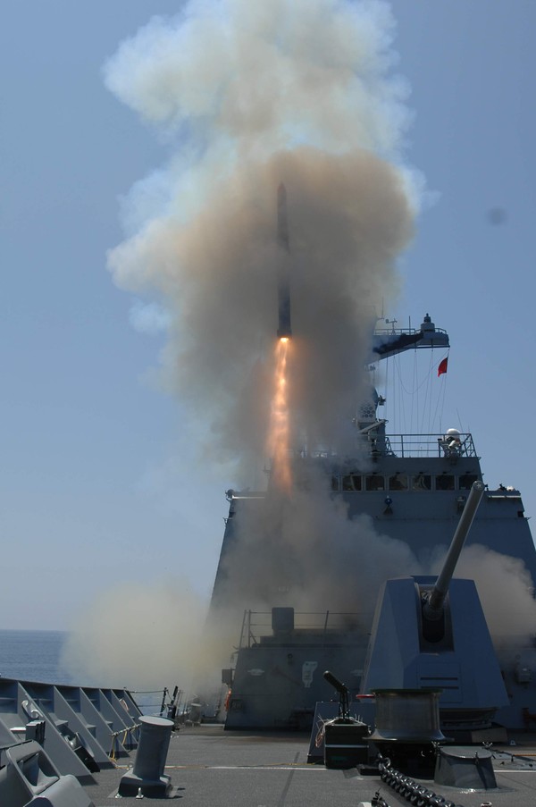 ▲ 홍상어 어뢰 시험 발사모습.ⓒ방위사업청