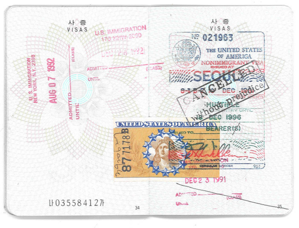 ▲ 서울시교육감 고승덕 후보가 공개한 여권. 비이민비자 (NONIMMIGRANT VISA)