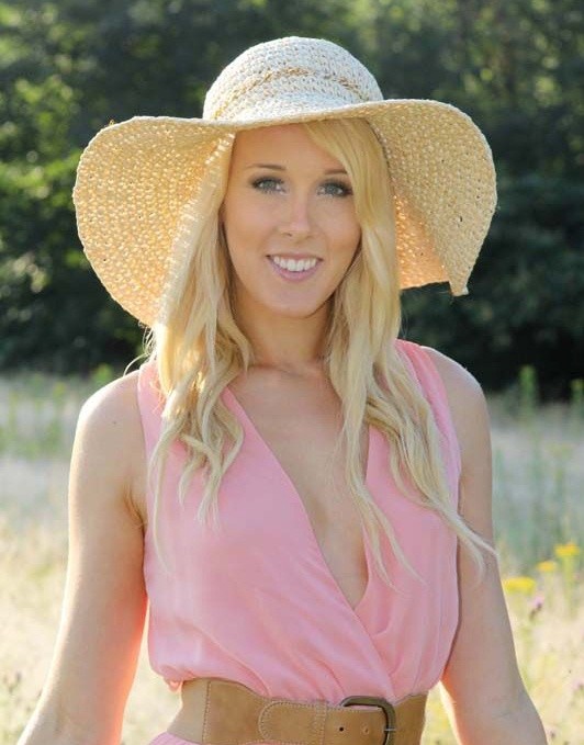 ▲ 아바걸스의 조지 바렛(Georgi Barrett).